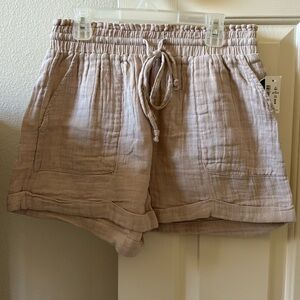 Cream Shorts With Adjustable Waistband